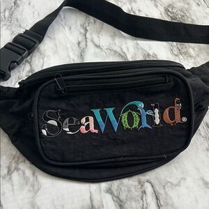 Vintage Sea World Fanny pack embroidered Adult Adjustable Spell out 4 Pockets